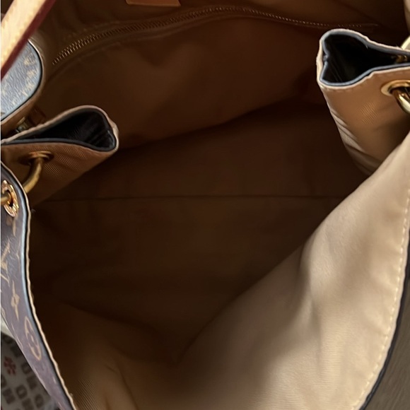 Authentic Louis Vuitton Graceful Monogram MM Bag - Picture 2 of 7